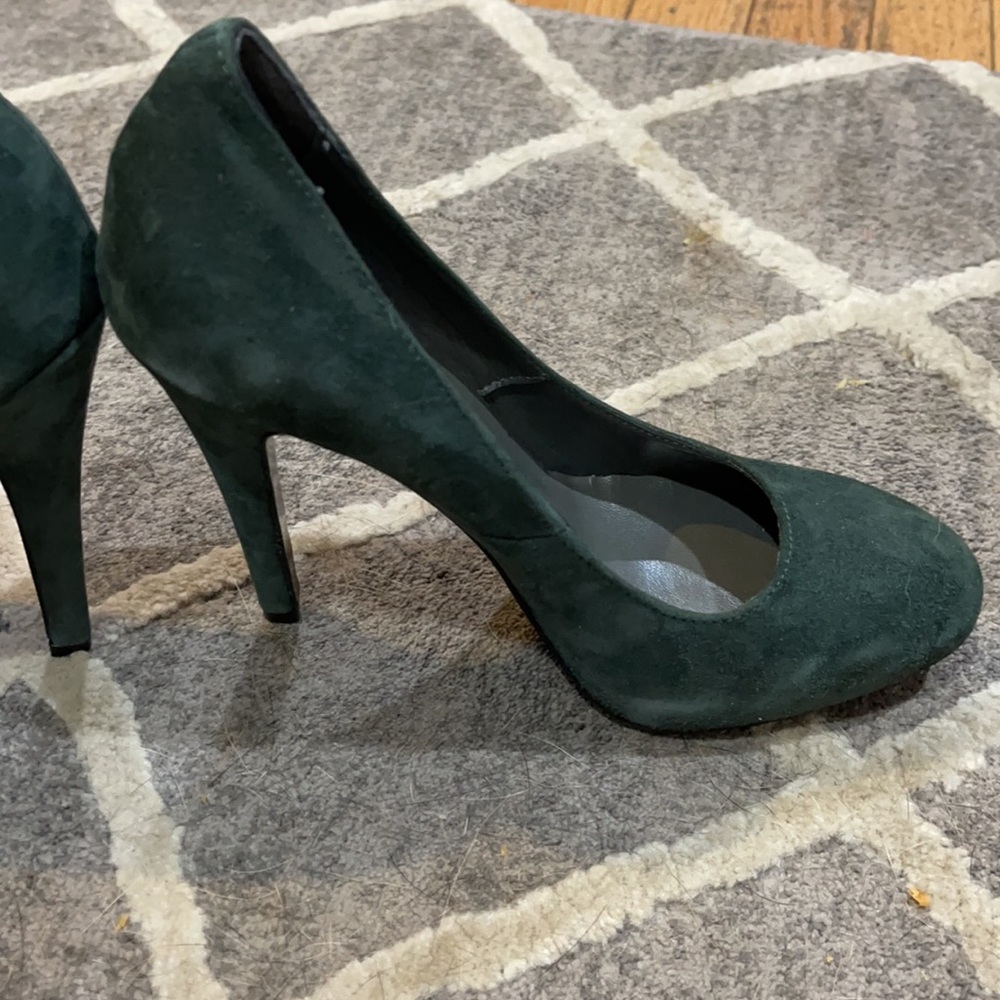 Shoes - Picture 3 of 10